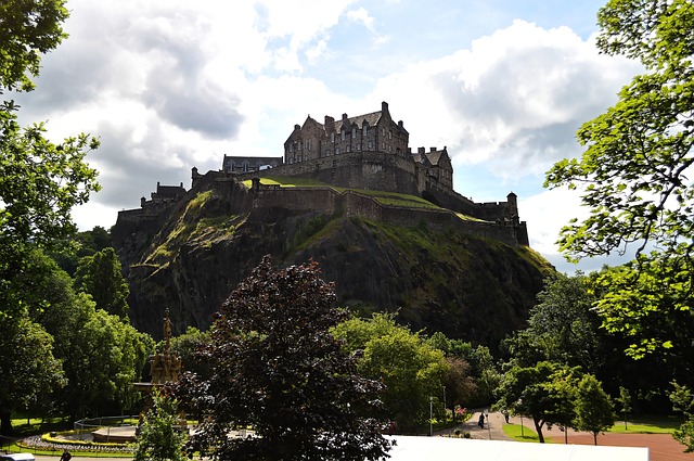 edinburgh-castle-959083_640